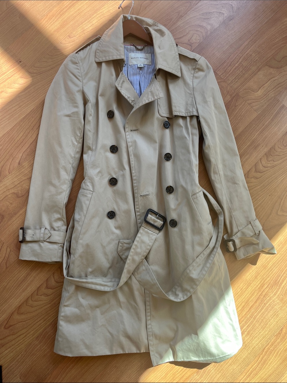 Banana republic Classic Beige Trench Coat - Women's Double-Breasted Jacket
